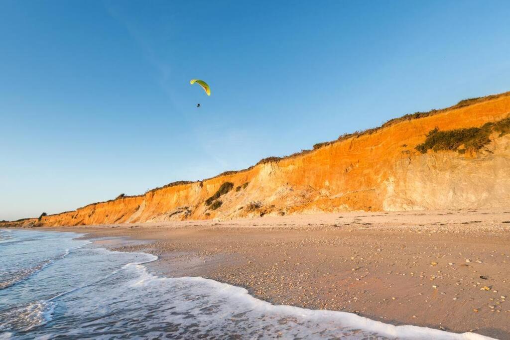 Tiny House Sur Terrain Boise A 10 Mn De La Mer Férel Exterior foto